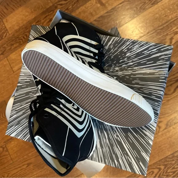 Po Zu Kylo Ren shoes. BRAND NEW!!!! Size 42 display picture 3